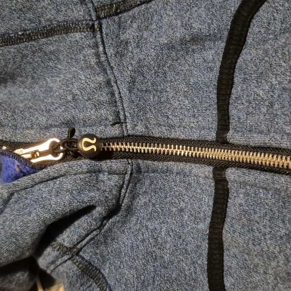 lululemon athletica Rare Blue Skull Scuba Hoodie Sz.2 - Picture 6 of 7